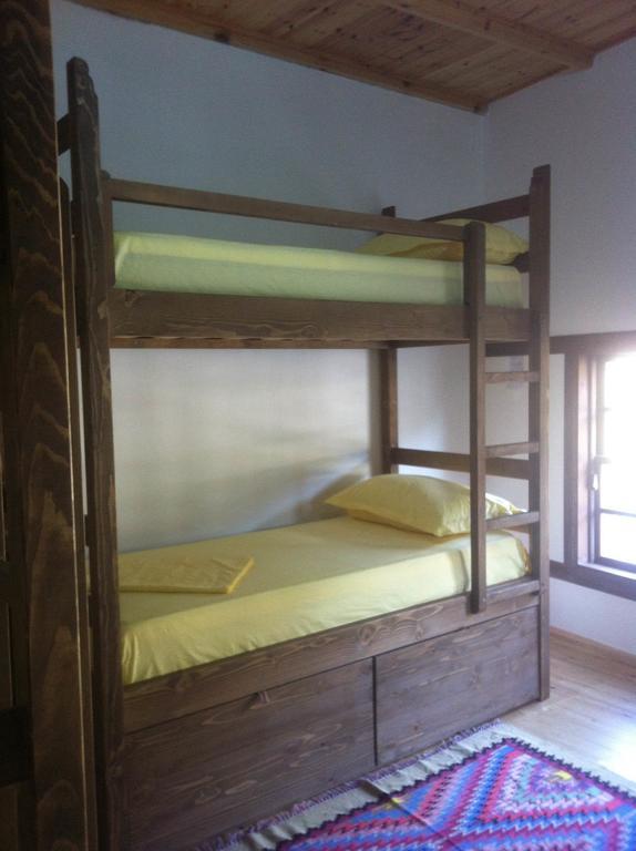Guest House Mangalem بيرات الغرفة الصورة