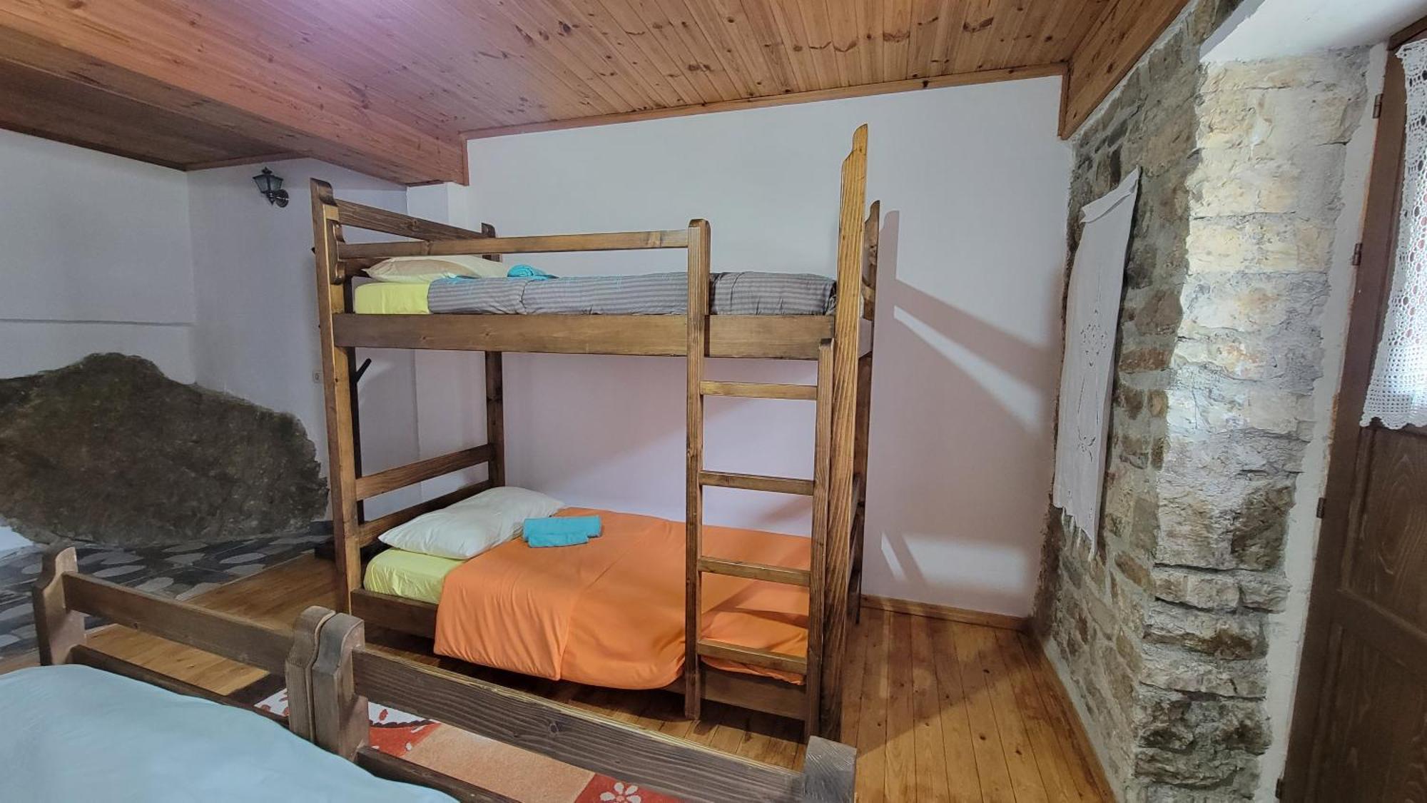 Guest House Mangalem بيرات المظهر الخارجي الصورة