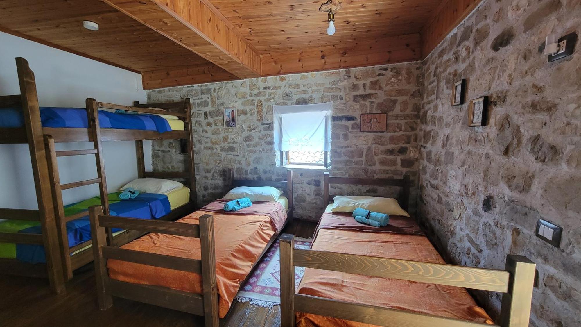 Guest House Mangalem بيرات المظهر الخارجي الصورة