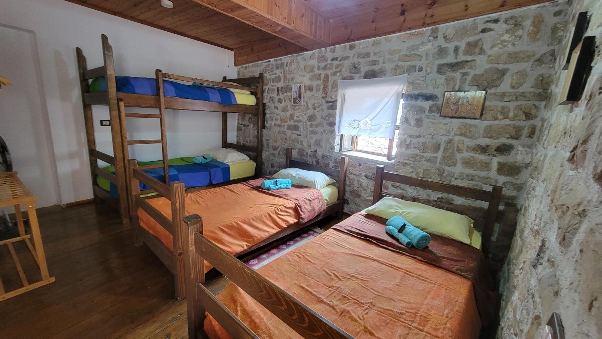 Guest House Mangalem بيرات المظهر الخارجي الصورة