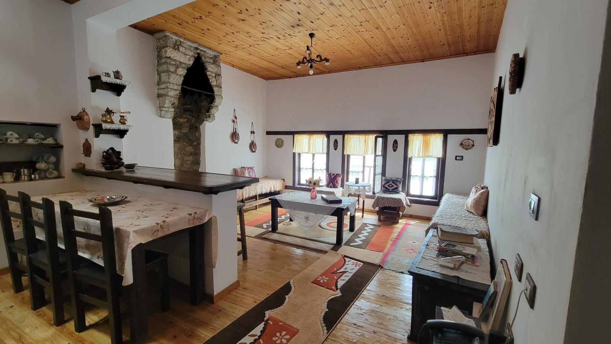 Guest House Mangalem بيرات المظهر الخارجي الصورة