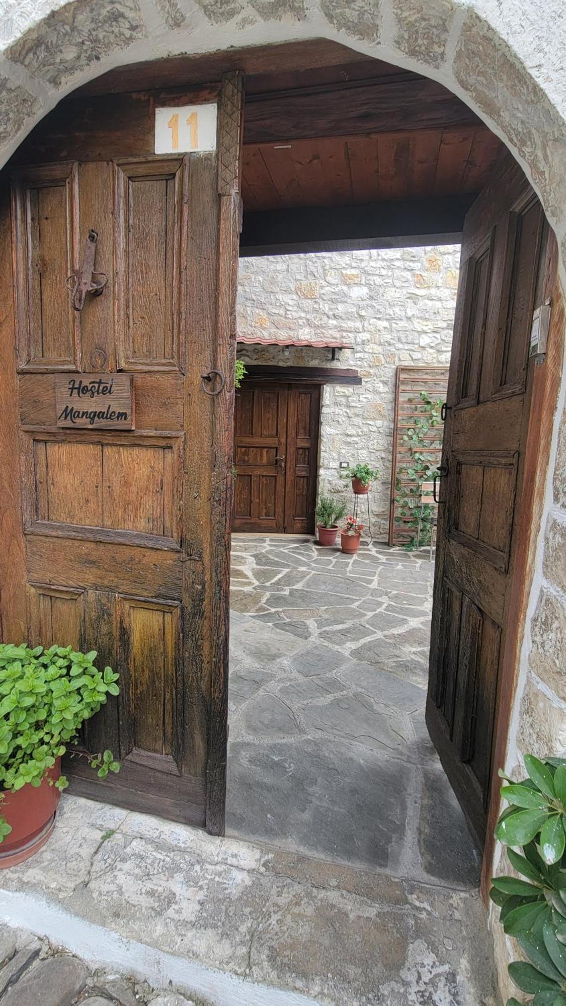 Guest House Mangalem بيرات المظهر الخارجي الصورة