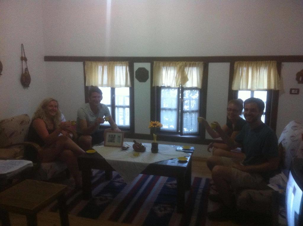 Guest House Mangalem بيرات المظهر الخارجي الصورة
