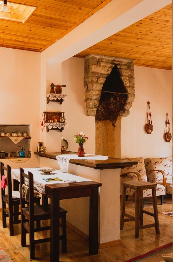 Guest House Mangalem بيرات المظهر الخارجي الصورة