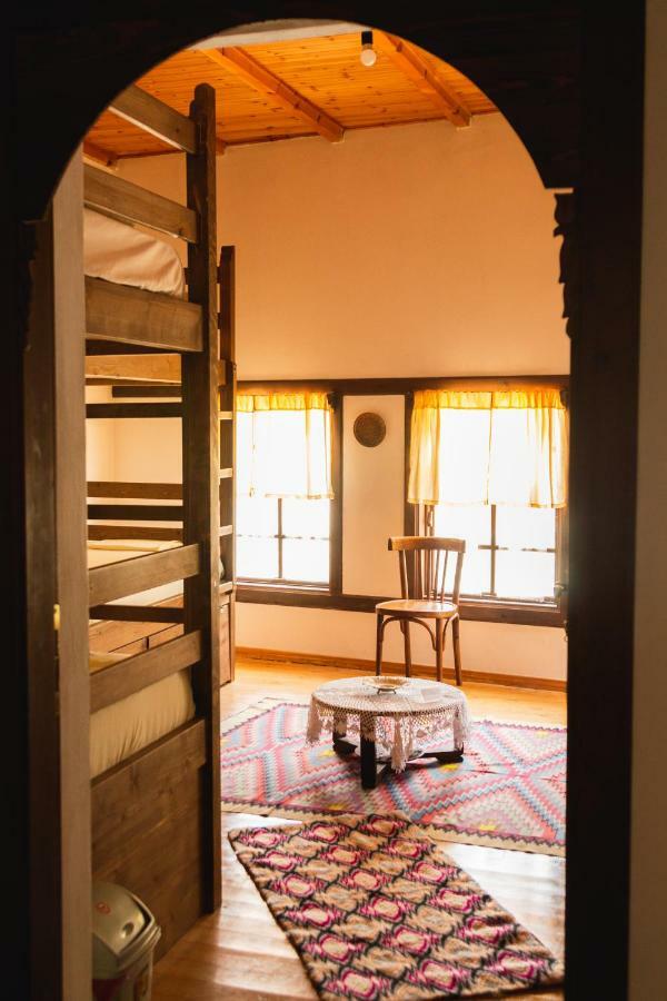 Guest House Mangalem بيرات المظهر الخارجي الصورة